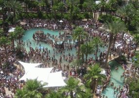 las vegas pool party hard rock dayclub beachlife